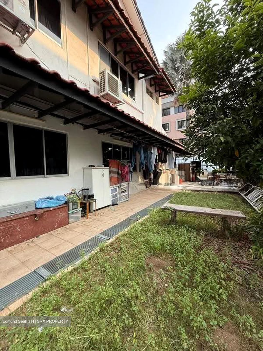 Highland Road (D19), Terrace #618907411
